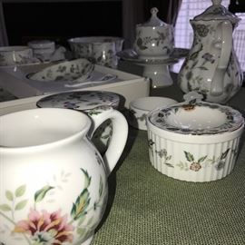 ANDREA BY SADEK FINE CHINA