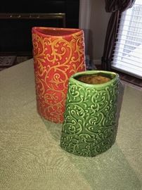 PAIR OF DECORATIVE VASES