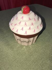 PANDORA CUPCAKE JEWELRY BOX