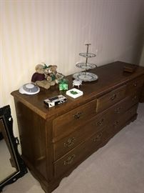 THOMASVILLE KING SIZE BEDROOM SET