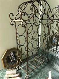 METAL WINE STAND