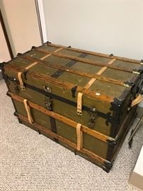 VINTAGE TRUNK