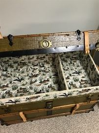 VINTAGE TRUNK
