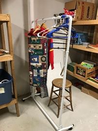 CLOTHING RACK