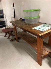 WOODEN WORK BENCH