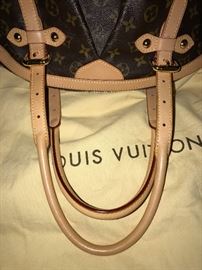 LIKE NEW AUTHENTIC LOUIS VUITTON TIVOLI GM HANDBAG