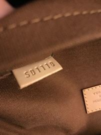 LIKE NEW AUTHENTIC LOUIS VUITTON TIVOLI GM HANDBAG