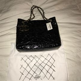 AUTHENTIC CHANEL BLACK CRACKLE PATENT LEATHER PUZZLE TOTE