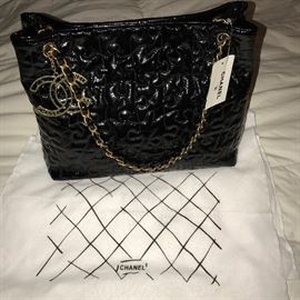 AUTHENTIC CHANEL BLACK CRACKLE PATENT LEATHER PUZZLE TOTE