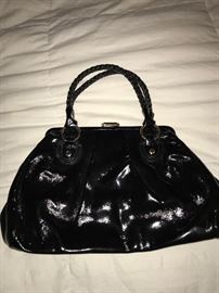 BLACK PATENT LEATHER ELLIOTT LUCCA HANDBAG