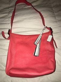 GORGEOUS COACH CORAL LEATHER SHOULDER BAG-PERFECT FOR SPRING!
