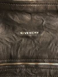 AUTHENTIC BLACK LEATHER  GIVENCHY PANDORA HANDBAG