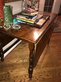 DROP LEAF WOODEN TABLE 