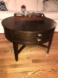 DARK ESPRESSO WOOD ROUND COFFEE TABLE WITH DRAWER 