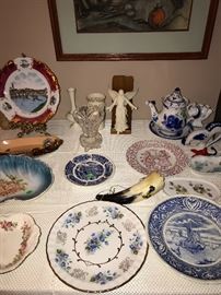 COLLECTIBLE PLATES 