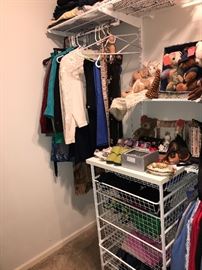 WOMENS CLOTHING AND ACCESSORIES-SIZE MEDIUM AND LARGE