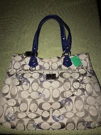 COACH SIGNATURE TOTE