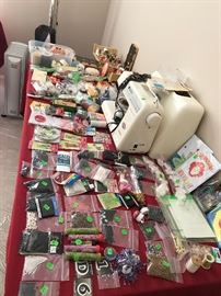 SEWING NOTIONS / ARTS & CRAFTS / BEADS