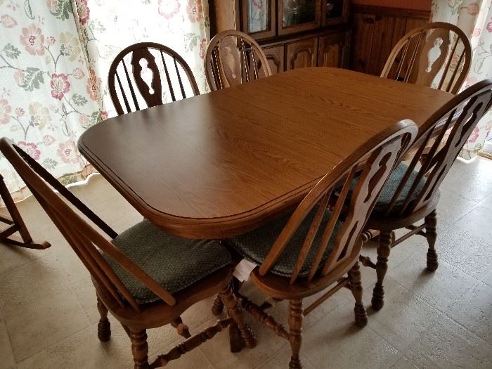Oak Dining Room Table and Six Chairs
