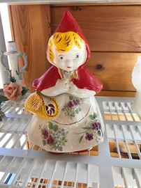 Very nice " Hull Little Red Riding Hood " from the 1940's