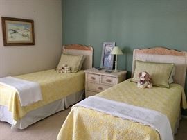 Wicker w/Carved Wood Twin Bedroom Set