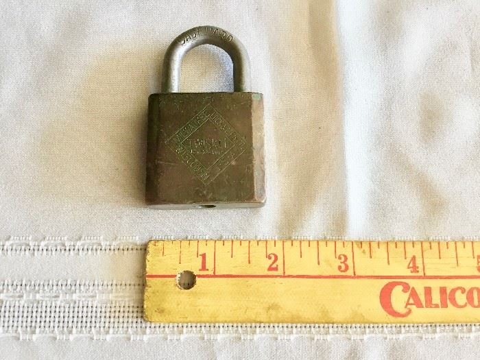Milwaukee lock company 1920s padlock with no key $48 or best