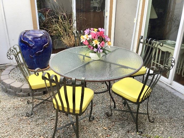 wrought iron  patio set with five chairs $190 or best offer