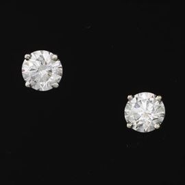 A Pair of 2 Carat Total Diamond Stud Earrigs 