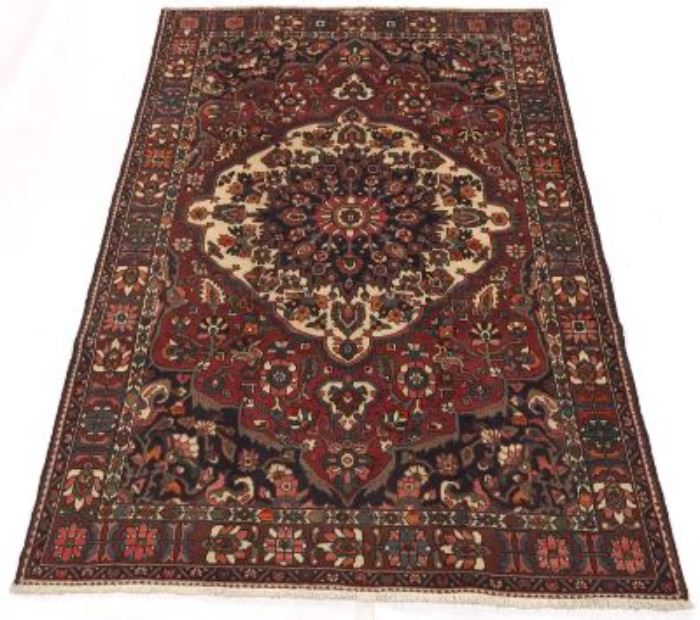Fine Persian Charmahal Bakhtiari Signed Carpet 