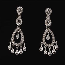 Ladies Gold and Diamond Pair of Chandelier Earrings 