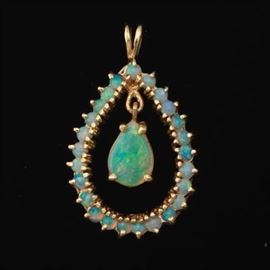 Ladies Gold and Opal Dangle Pendant 