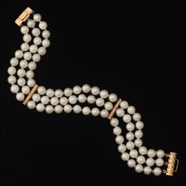 Ladies Gold and Pearl Bracelet 