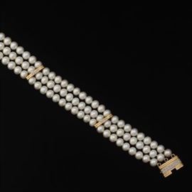 Ladies TwoTone Gold and ThreeStrand Pearl Bracelet 