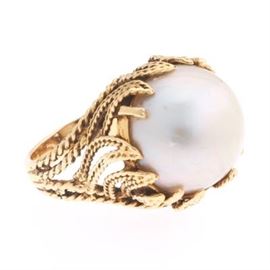 Ladies Vinage Gold and Mabe Pearl Organic Form Ring 