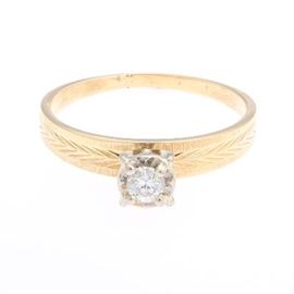 Ladies Vintage Gold and Diamond Ring 