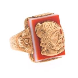 Victorian Gold and Agate Cameo Ring 