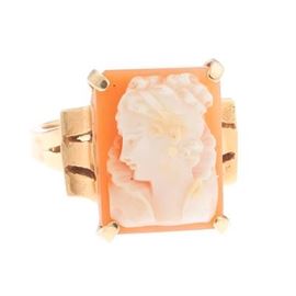 Vintage Ladies Gold and Carved Cameo Ring