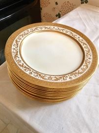 Crown Sutherland Dinner Plates