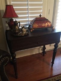 SPINET DESK