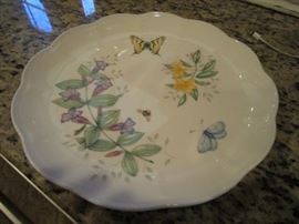 Lenox "Butterfly Meadow" china-service for 6 and extra mugs