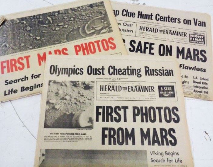 Original Newspaper- "Mars Landing/Photos"