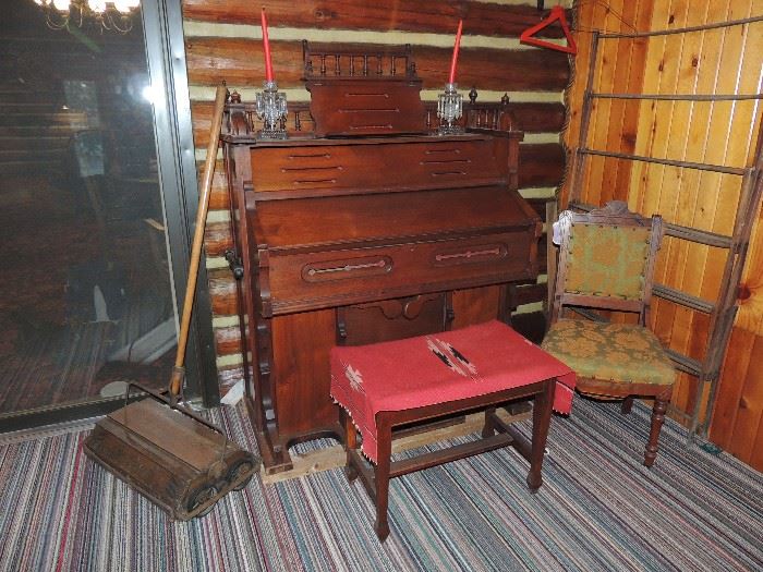 ANTIQUE ORGAN, BUY IT NOW, $490.00 OR ALL OFFERS CONSIDERED.