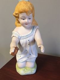 Figurine