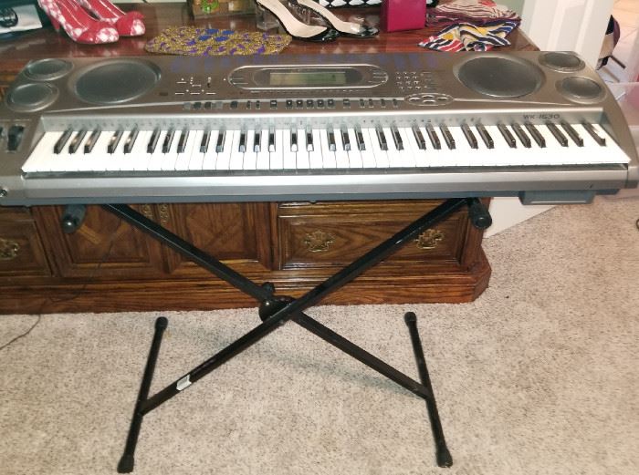 Great CASIO Electric Keyboard with stand