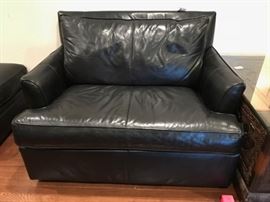 rsleatherloveseat