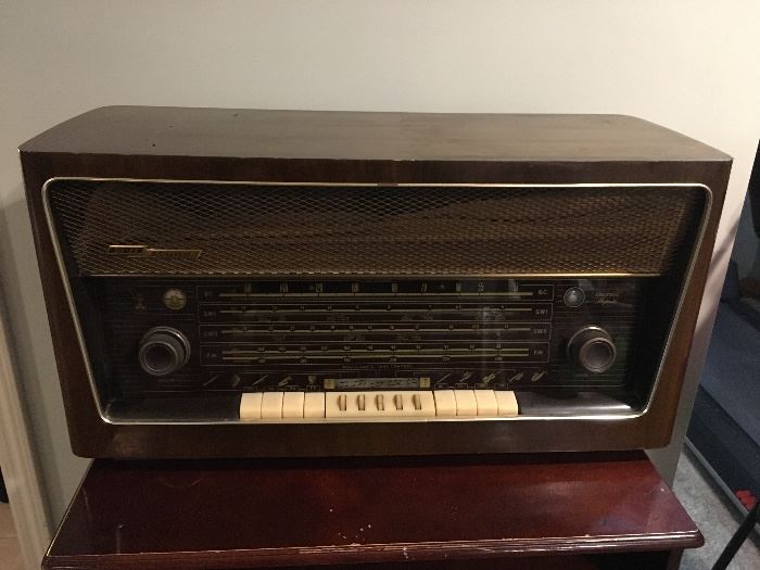 Grundig Majestic vintage tube radio