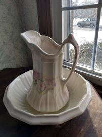 Decorative pitcher and wash basin. Wouldn’t this be cute in your powder room? $15