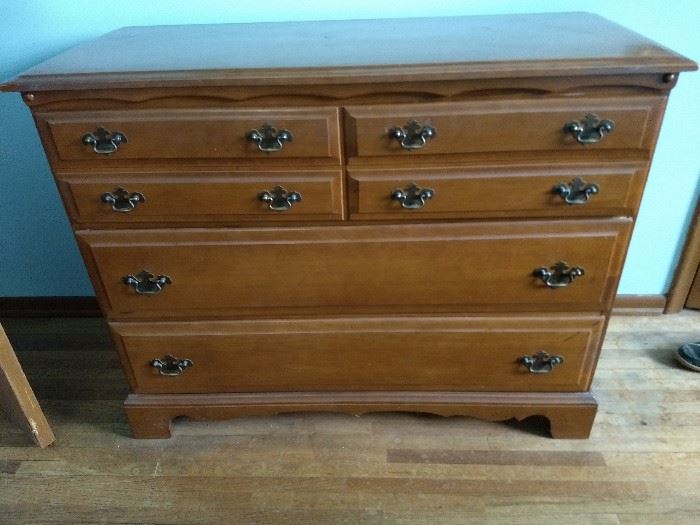 Vintage 60s chest of drawers. Very good condition. See matching nightstand in additional photo. Whole set, chest, nightstand and bed, $150.