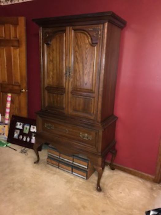 Armoire w/drawers