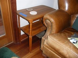 Versatile little table.